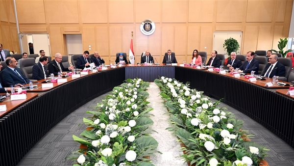 كامل الوزير يترأس الاجتماع الثامن للمجموعة الوزارية للتنمية الصناعية 