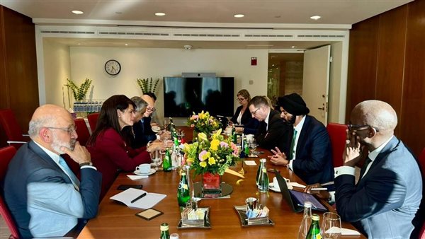 وزيرة التخطيط تلتقي مع رئيس مجموعة البنك الدولي ضمن الاجتماعات السنوية بواشنطن