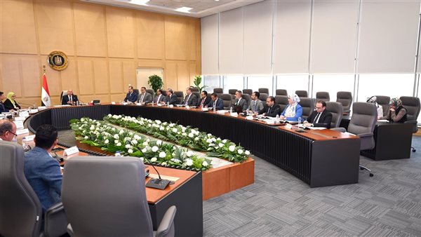 وزير الصناعة يترأس الاجتماع الأول لمجلس إدارة الهيئة العامة للتنمية الصناعية بعد تشكيله الجديد 
