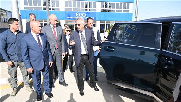  وزير الصناعة والنقل يشهد إطلاق سيارة إكسيد المنتجة في مصر ويتفقد خطوط الإنتاج بالمصنع