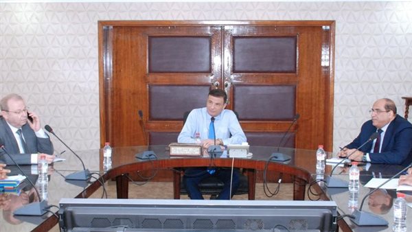 وزير الزراعة يوجه مديري الإصلاح الزراعي بمنع التعديات ومتابعة الأسمدة وتحصيل مستحقات الدولة 