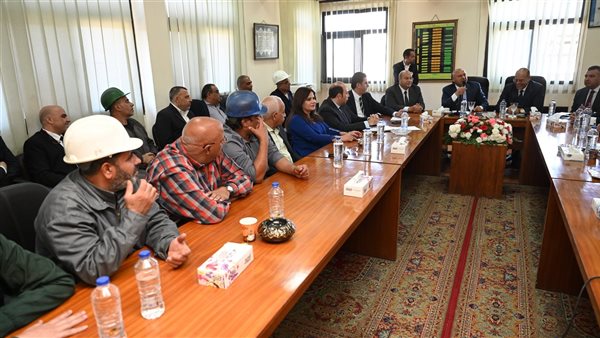  وزير الصناعة يعلن حل كافة مشكلات شركة النصر للمسبوكات واعادة تشغيلها بدءا من الغد