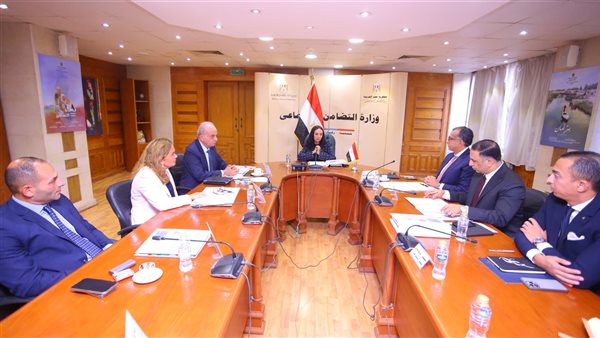 وزيرة التضامن الاجتماعي تجتمع بمجلس إدارة صندوق عطاء بتشكيله الجديد برئاسة شريف سامي