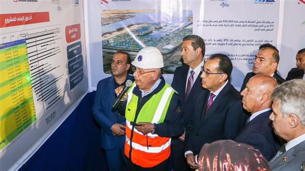 رواد الهندسة الحديثة تنفذ المرحلة الأولى من محطة تداول الحاويات 