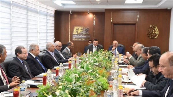 وزير الإسكان ورئيس الهيئة العربية للتصنيع يبحثان تصنيع المهام الكهروميكانيكية لمشروعات المياه والصرف