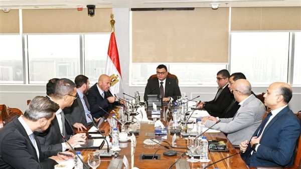 وزير الإسكان يناقش مقترح مشروع مستشفى عالمى على مساحة ٤٦ ألف متر بالعاصمة الإدارية الجديدة