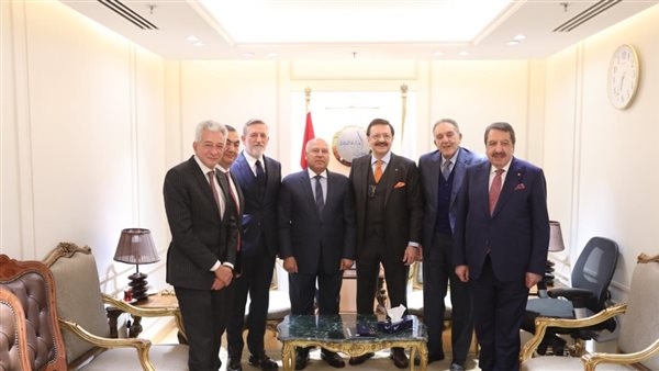  وزير الصناعة ووفد من المستثمرين الاتراك ببحثان إقامة منطقة صناعية تركية بمصر