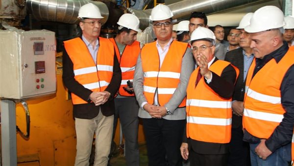وزيرالزراعة ونظيره الأردني ومحافظ البحيرة يتفقدون مصنع النوبارية للسكر