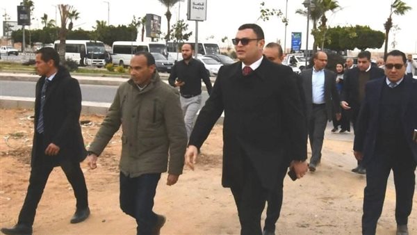 وزير الإسكان يتفقد المشروعات السكنية ومحطة الصرف الصحي رقم 5 بمدينة بدر