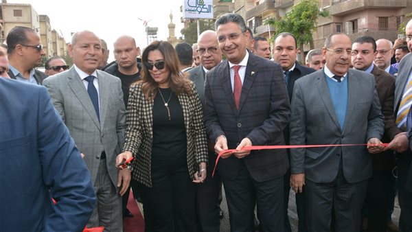 وزيرا التموين والتنمية المحلية ومحافظ القاهرة يفتتحون سوق اليوم الواحد