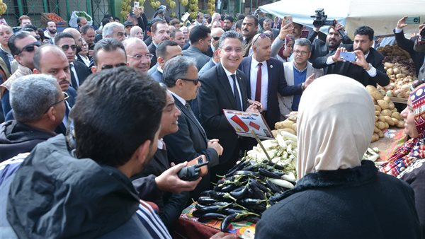 وزير التموين يفتتح السوق الحضاري بالعاشر من رمضان لدعم التجارة الداخلية وتوفير السلع 