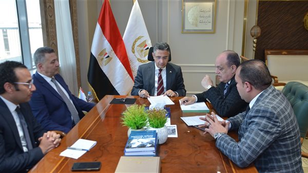 وزير التموين يلتقي بعدد أعضاء مجلسي النواب والشيوخ