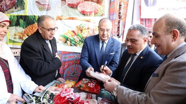 تنفيذًا لتوجيهات وزير التموين.. محافظ الشرقية ووكيل الوزارة يفتتحان معرضي “أهلًا رمضان” بالزقازيق