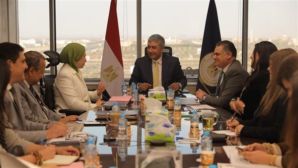  وزير السياحة يترأس اجتماع اللجنة المعنية بتطوير المنتجات والأنماط السياحية التي يتمتع بها المقصد السياحي المصري