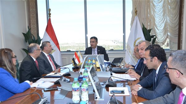  وزير التموين يجتمع باللجنة العامة للمساعدات الأجنبية لدعم قطاع غزة