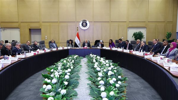  وزير الصناعة يترأس الاجتماع السادس عشر للمجموعة الوزارية للتنمية الصناعية