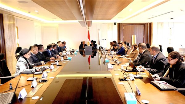 الوزير والمشاط يتابعان الاستراتيجية الوطنية للتنمية الصناعية واليات الدمج مع الجهود المبذولة من البنك الدولي 