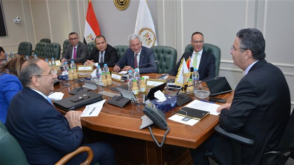  وزير التموين يعقد اجتماعًا لمتابعة استعدادات معارض “أهلًا رمضان” وتوفير السلع الاستراتيجية