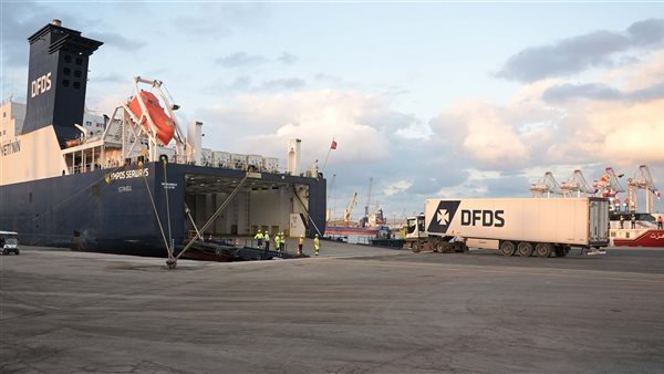 النقل تدعو للاستفادة من مميزات الخط الملاحي 