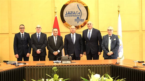 النقل وتنمية المشروعات يوقعان مذكرة تفاهم بشأن توفير فرص عمل مستدامة للشباب من الجنسين