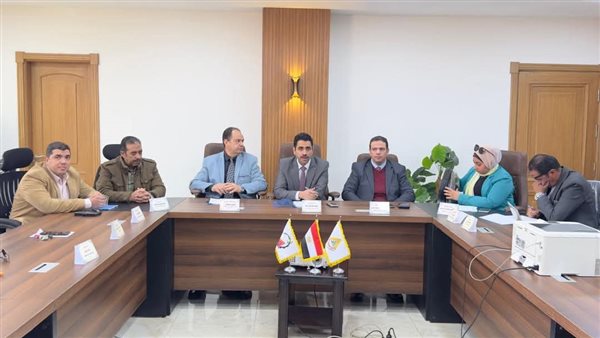 تخصيص مبنى حضانة بالمزاد العلني ودفع العمل بمشروعات الإسكان والمرافق بالعبور الجديدة