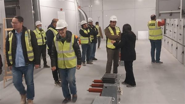 وزير الإسكان: إطلاق التيار الكهربائي بآخر موزع بمنطقة الأعمال المركزية بالعاصمة الإدارية الجديدة