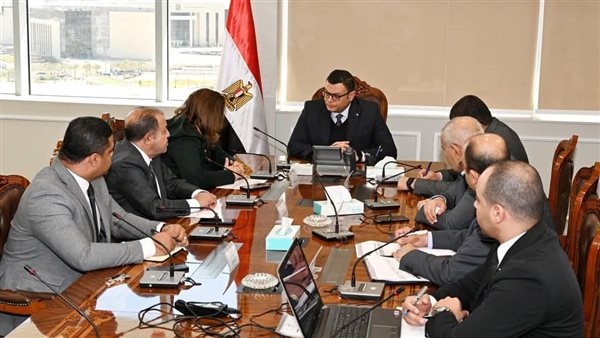 وزير الإسكان يؤكد أهمية الانتهاء من كافة إجراءات طرح 400 ألف وحدة سكنية في أقرب وقت ممكن