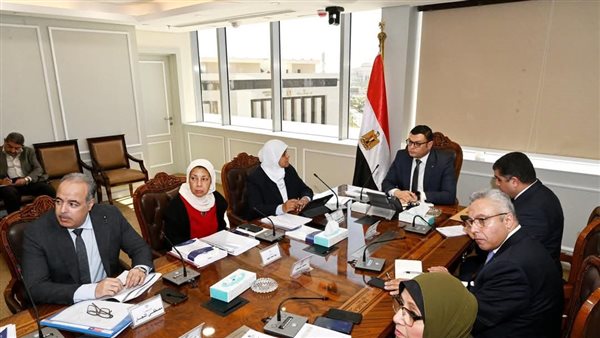 وزير الإسكان يستعرض مشروع قانون بتعديل بعض أحكام قانون البناء
