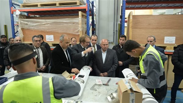  وزير الصناعة يزرو مصنع كولواي الأسبانية المتخصص في تصنيع المكونات الداخلية للوحدات المتحركة