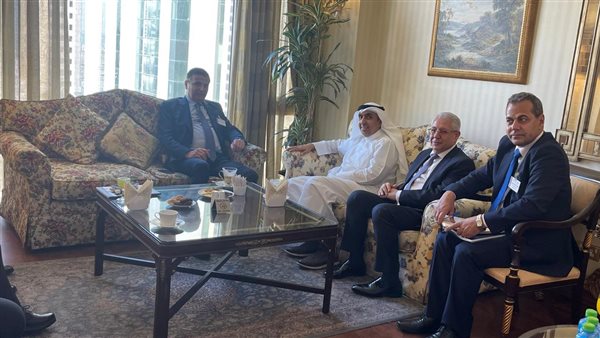 وزير الزراعة يبحث تعزيز الاستثمارات الزراعية مع الامين العام لمجلس الأعمال الكويتي المصري
