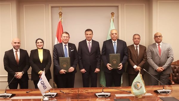 وزير الزراعة يشهد توقيع بروتوكول تعاون بين مركز بحوث الصحراء وبنك QNB مصر 