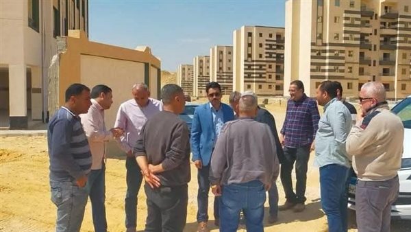 وزير الإسكان يتابع موقف تنفيذ وحدات 