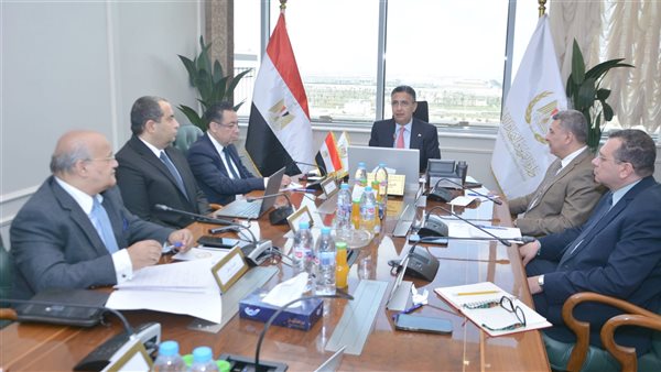 وزير التموين والتجارة الداخلية يؤكد على أهمية الرقابة على الذهب والمعادن الثمينة 