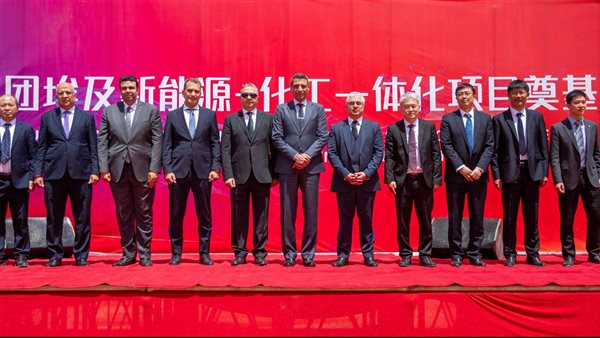 رئيس اقتصادية قناة السويس يشهد وضع حجر أساس مشروع “بيفار