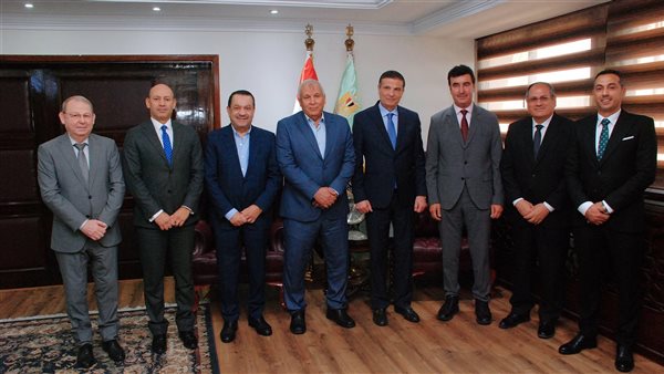 وزير الزراعة ومحافظ الوادى يبحثان تعزيز التعاون المصري السعودي في الاستثمار والتصنيع الزراعي