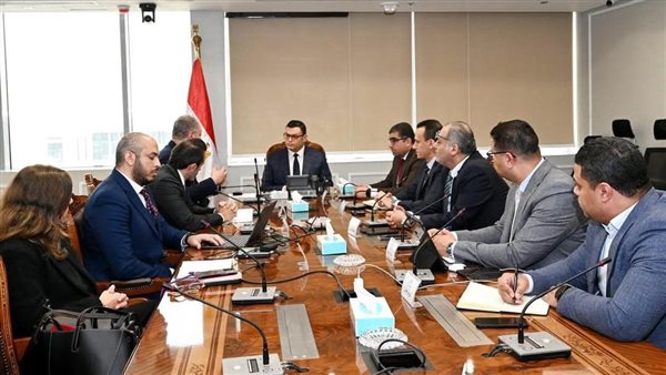 وزير الإسكان يستعرض مقترحًا للمخطط الاستراتيجي لتنمية منطقة غرب رأس الحكمة بالساحل الشمالي