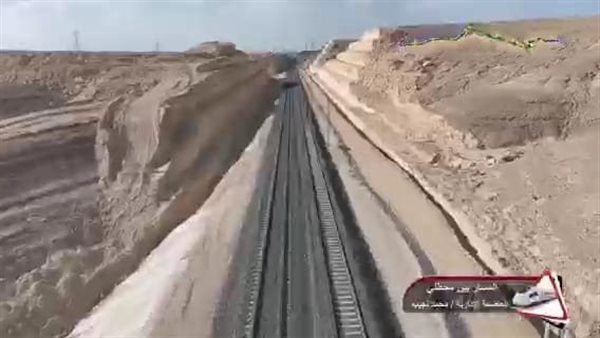  وزير الصناعة يتفقد مواقع العمل بمشروع الخط الأول من شبكة القطار الكهربائي السريع السخنة/العلمين/مطروح