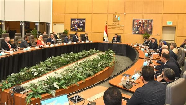 وزير الإسكان يلتقي مجلس إدارة غرفة صناعة التطوير العقارى باتحاد الصناعات المصرية
