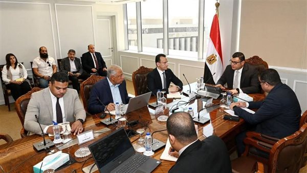  وزير الإسكان يعقد اجتماعًا لمتابعة الموقف التنفيذي لـ