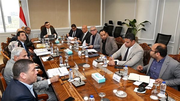 وزير الإسكان يتابع موقف تنفيذ المرحلة الثانية لمحطة تنقية مياه الشرب بمدينة ٦ أكتوبر