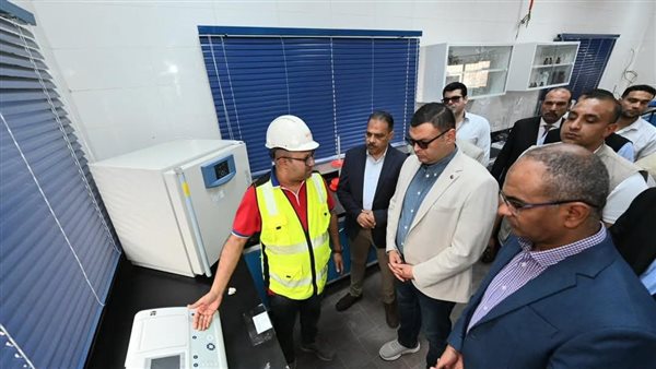 وزير الإسكان ومحافظ الشرقية يتفقدان مشروعات المياه والصرف الصحي بالمحافظة