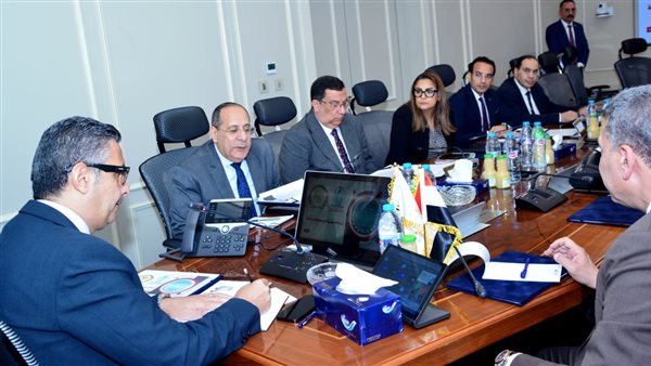 وزير التموين يجتمع برئيسي شركتي 