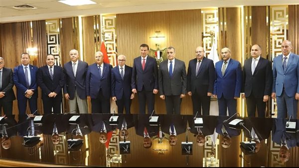 وزيرا الزراعة والإنتاج الحربى يشهدان توقيع اتفاقية للاستفادة من المنتجات المدنية والمعدات الزراعية وتسويقها