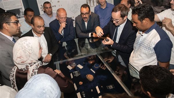  افتتاح معرض 