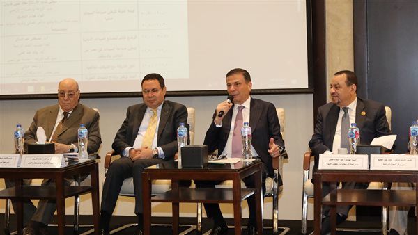 وزير الزراعة يطلق فعاليات ورشة عمل حول توطين صناعة المبيدات في مصر