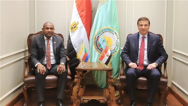 وزير الزراعة يبحث مع وزير الخارجية والتعاون الدولي بجزر القمر سبل التعاون المشترك