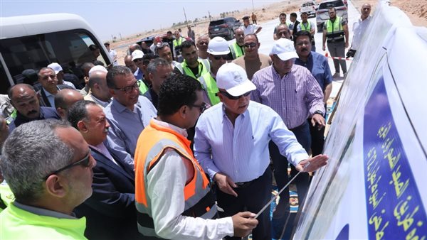  وزير الصناعة يتفقد المنطقة الصناعية بالمطاهرة بالمنيا ويفتتح مصنع جولدن افينيو المتخصص في إنتاج الملابس الجاهزة