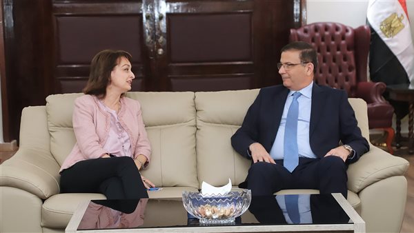 وزير الزراعة يبحث مع سفيرة رومانيا تعزيز التعاون المشترك في مجال الاستثمار الزراعي