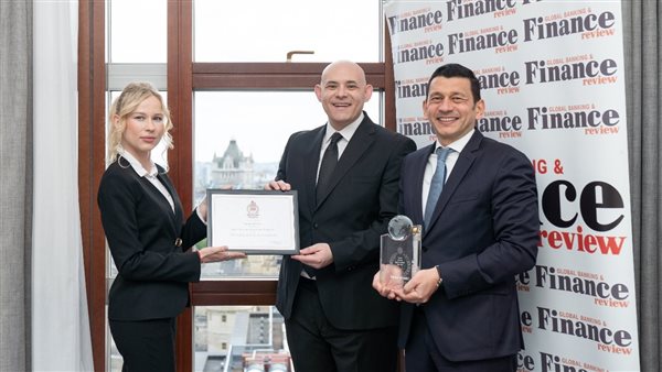  القاهرة يحصد جائزة 