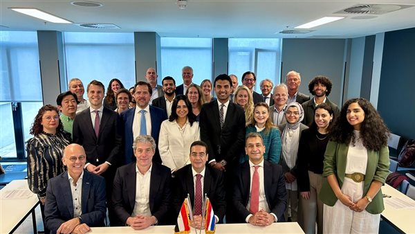 هيئة الاستثمار تبحث مستقبل الاستثمارات الهولندية في إعادة تدوير المخلفات